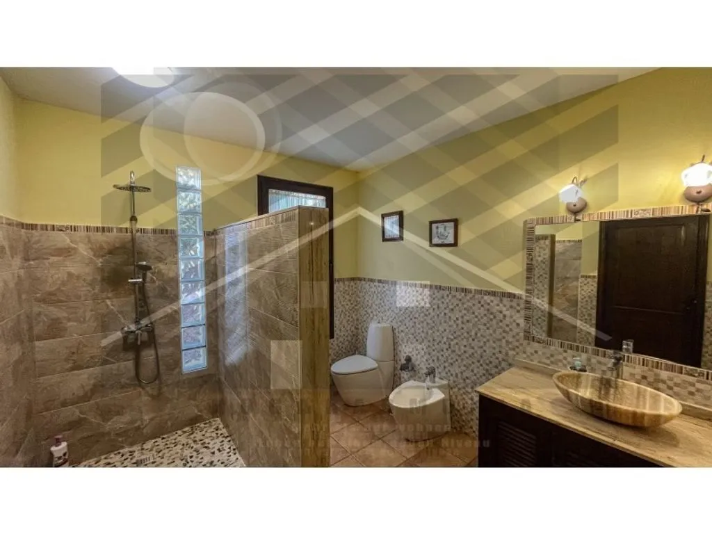Vannitoad - Luxury Villa with Dual Pools in Lajares