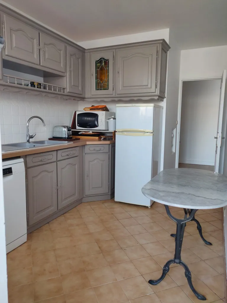 Kitchen - Furnished Flat with Balconies in Boulogne Centre