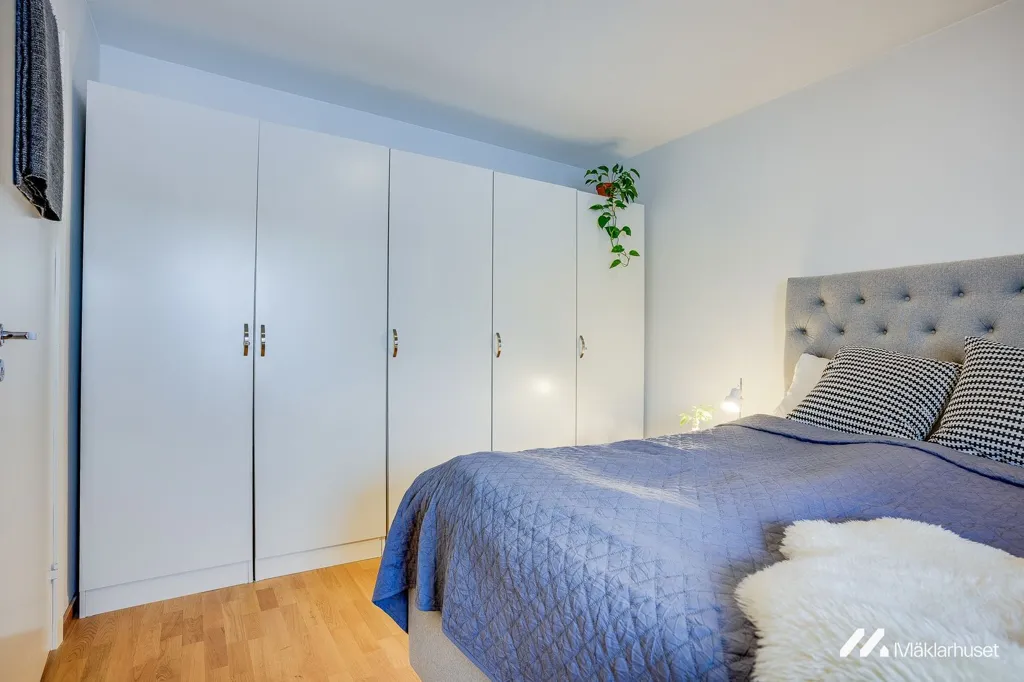 Magamistoad - Bright 2nd Floor Flat with Balcony in Umeå