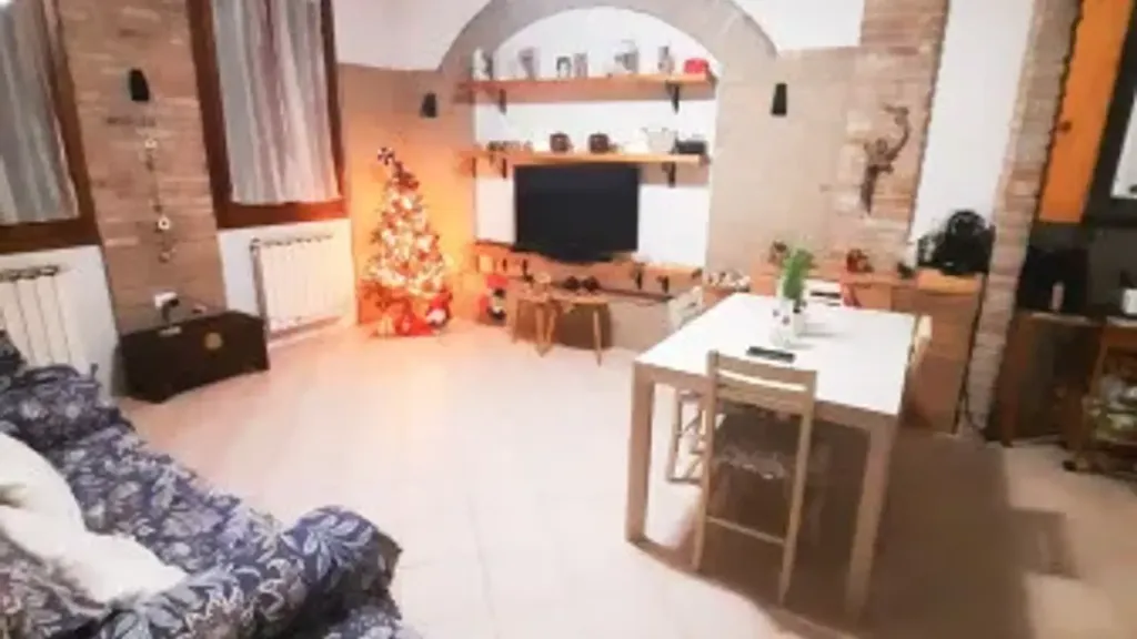 Elutuba - Rustic-Style Flat with Central Location in Adria
