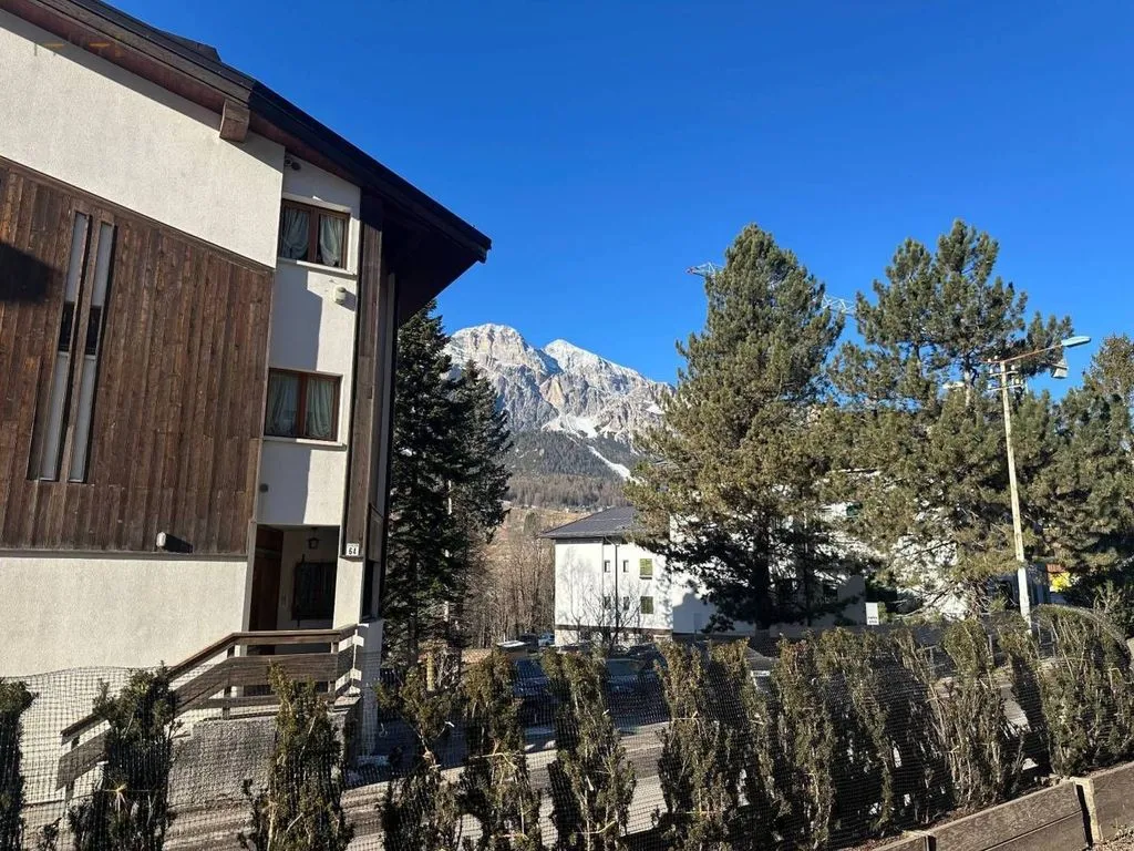 Välivaade - Two-Level Apartment with Garden in Cortina d'Ampezzo
