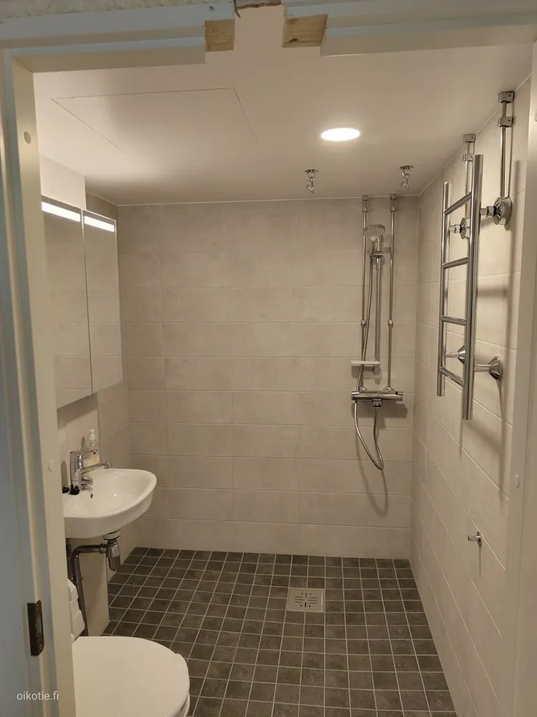 Vannitoad - Removable Apartment with Recent Renovations in Suvela, Espoo