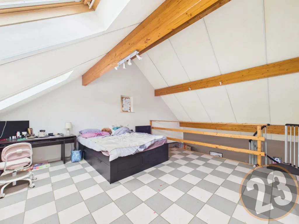 Chambres - Duplex avec Grand Garage à Nobressart