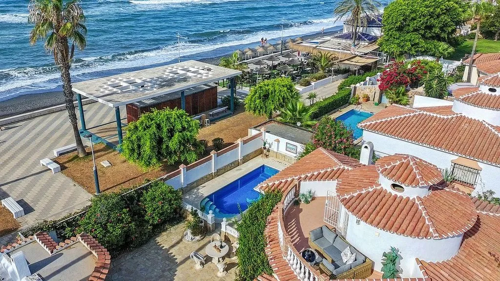 Õhuvaade - Modern Semi-Detached Chalet with Pool in Torrox Costa