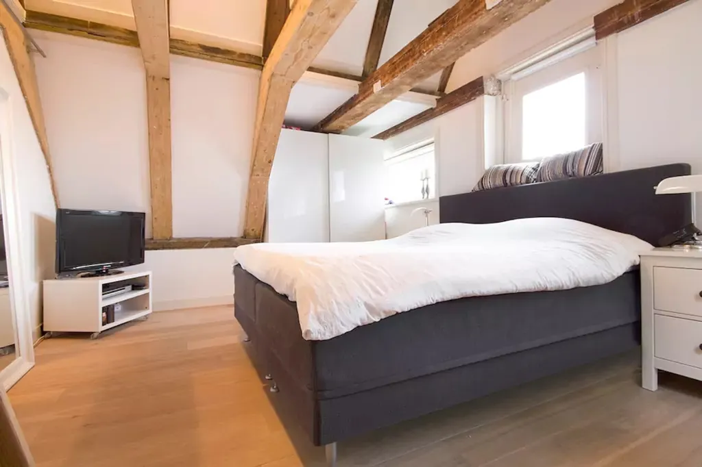 Dormitorios - Charming Canal View Apartment in Amsterdam