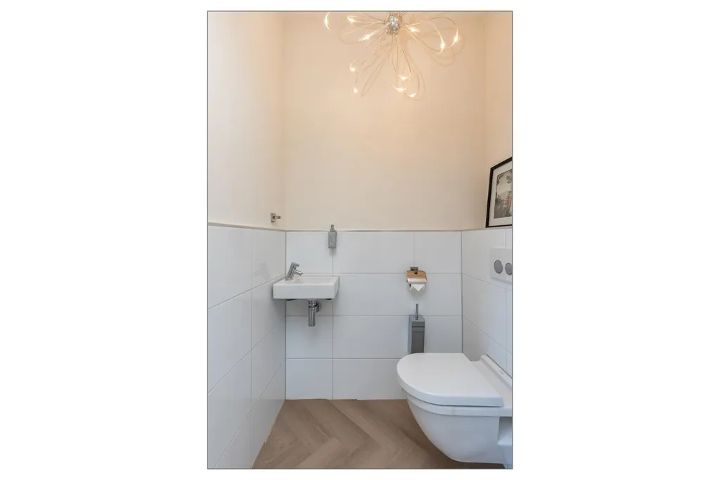 Vannitoad - High-Quality Villa with Dachterras in Overgooi