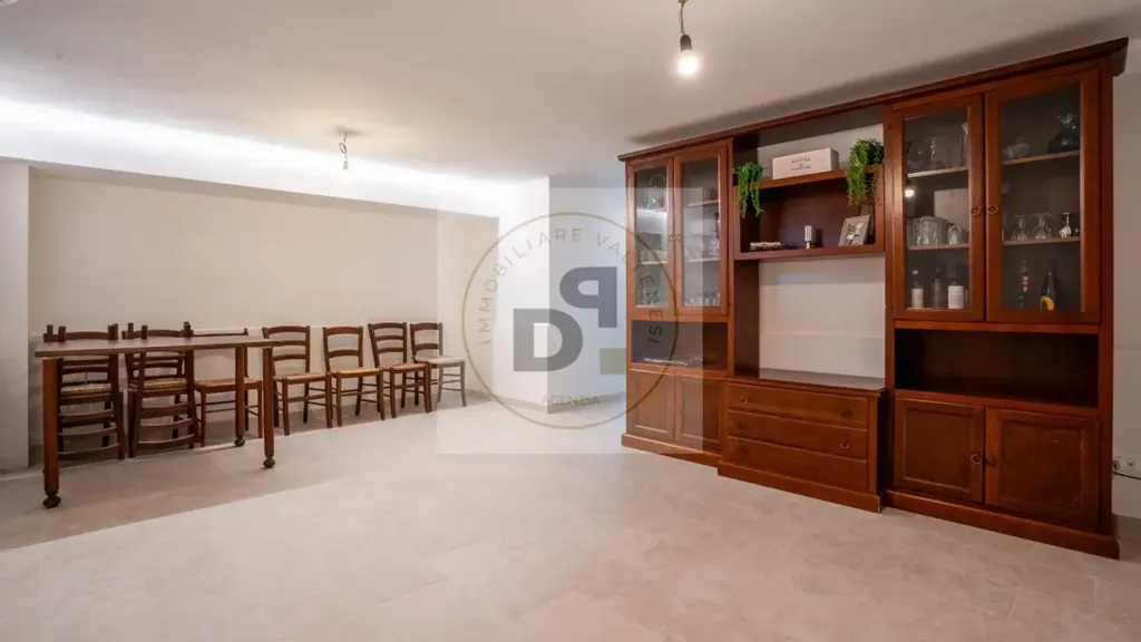 Salle à manger - Rear-Attached Villa with Garden in Salò