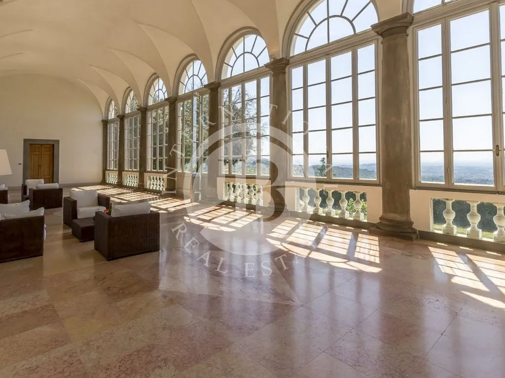 Living Room - Luxury Apartment with Pool in Lucca, Tuscany
