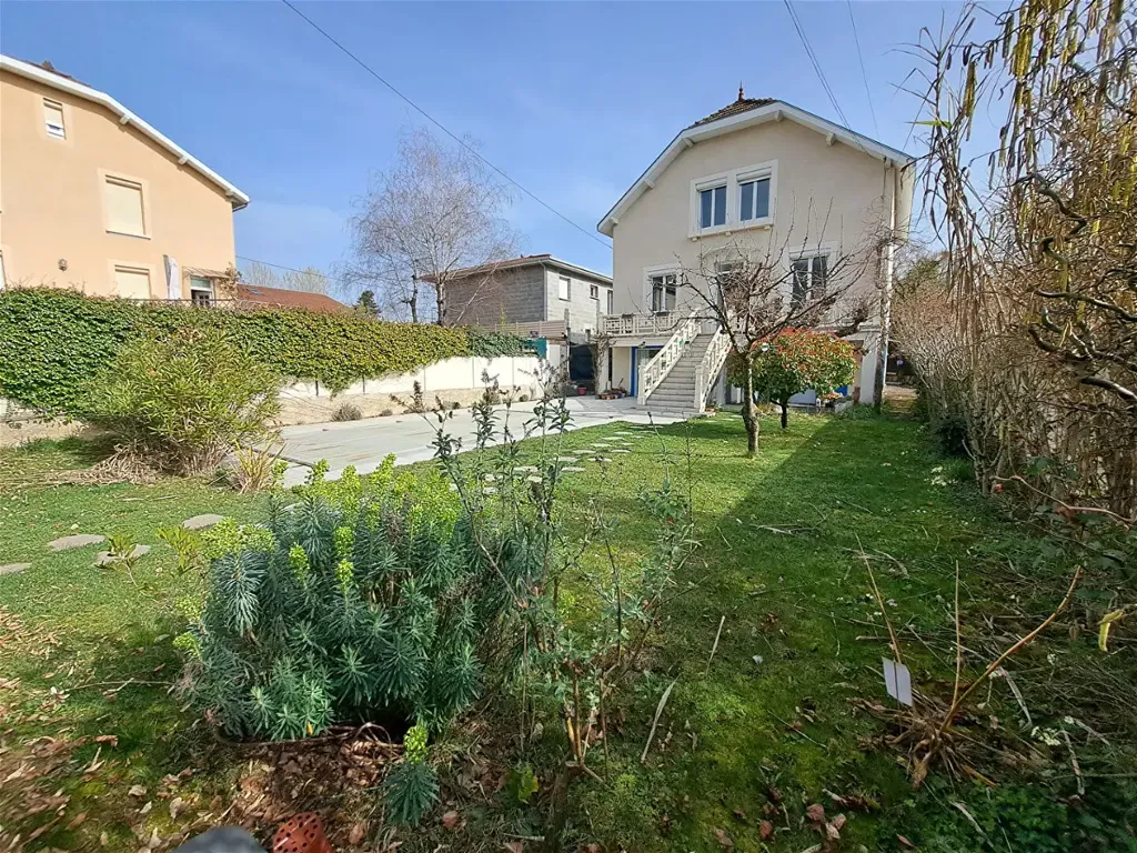 Aed - Character House with Pool in Saint-Marcellin