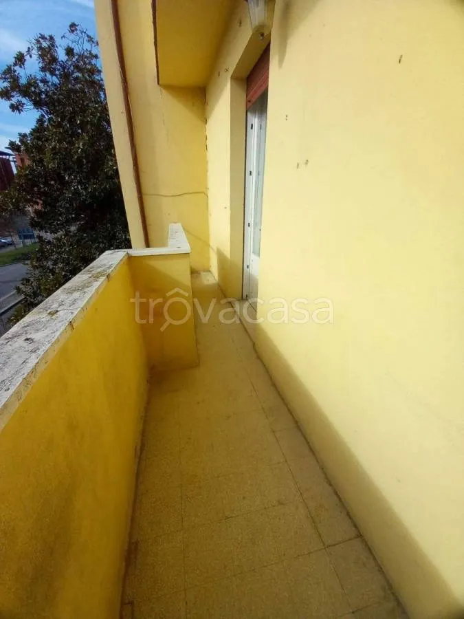 Balcon - Bright Apartment with Balcony in Ferrara