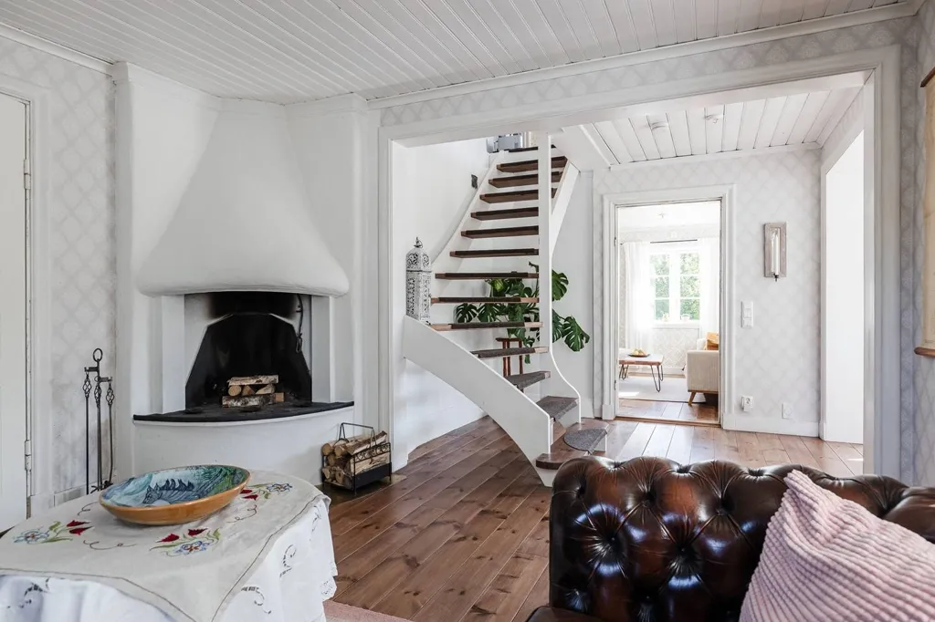 Elutuba - Charming Farmhouse with Stables in Västra Sund