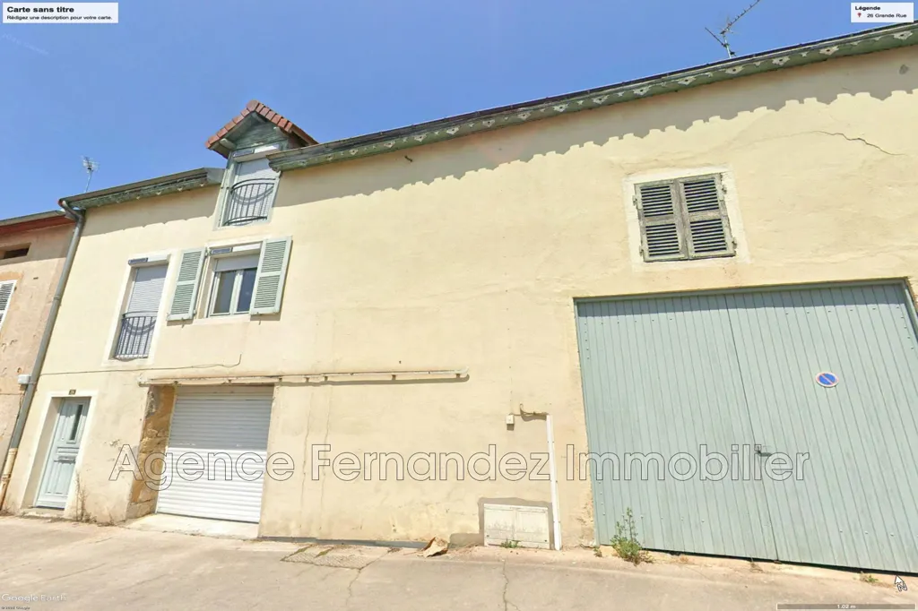 Extérieur - Two-Storey House with Ample Garage in Iguerande