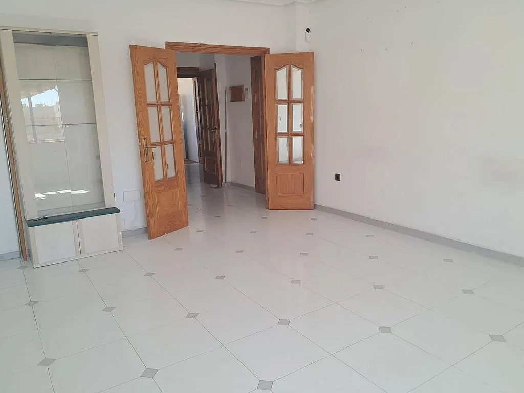 Pièces - 3-Bedroom Flat with Terrace in Puente Tocinos