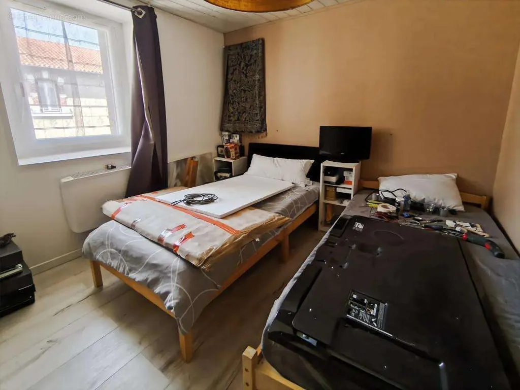Chambres - Appartement T3 avec Parking à Decazeville
