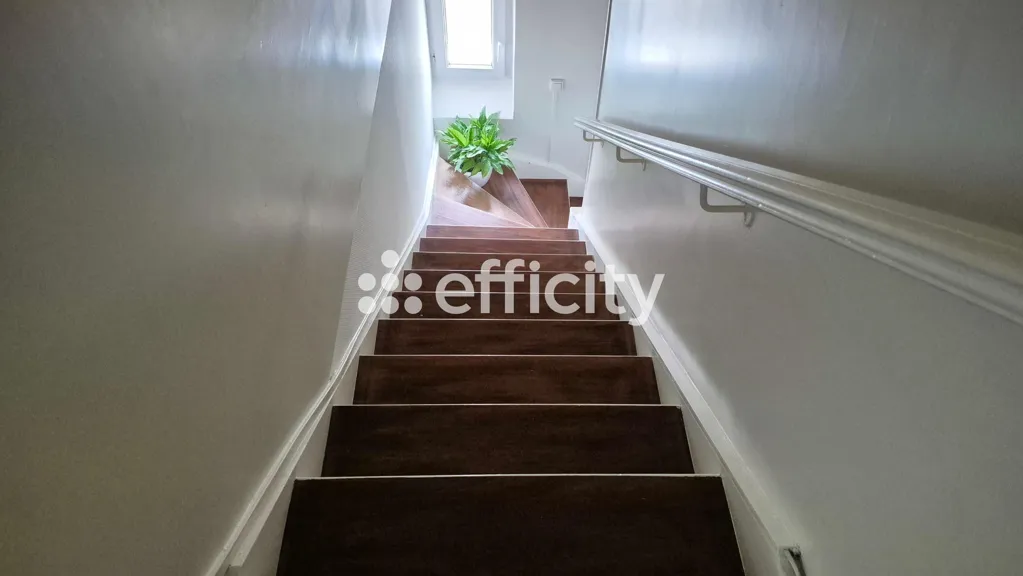 Stanze - Duplex Apartment with 3 Bedrooms in Chelles