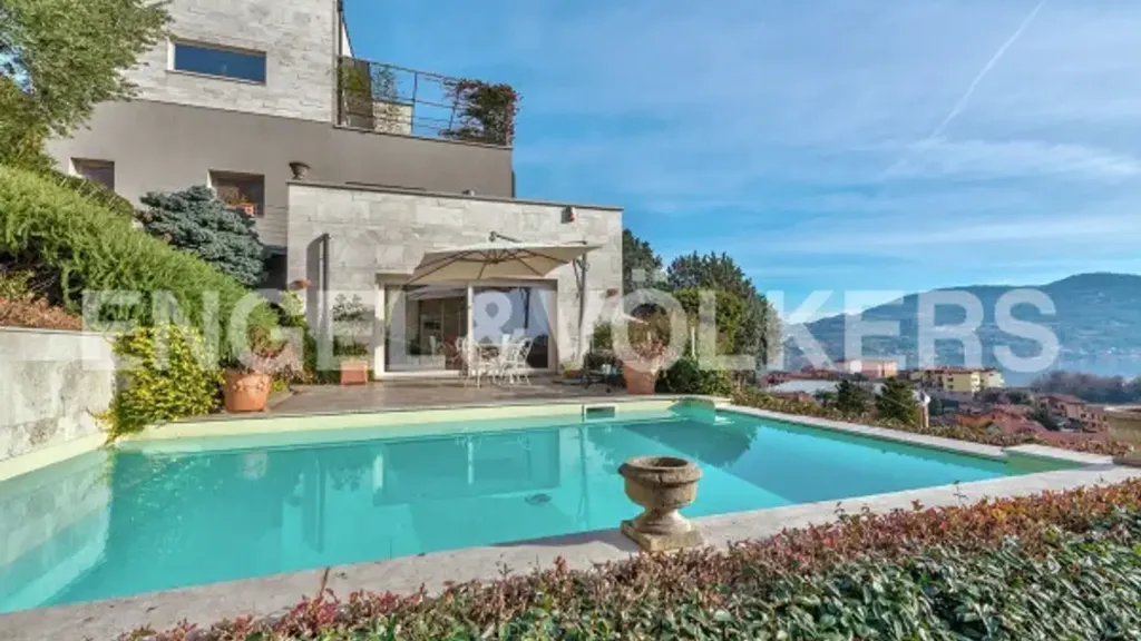 Piscine - Contemporary Villa with Lake View in Civate