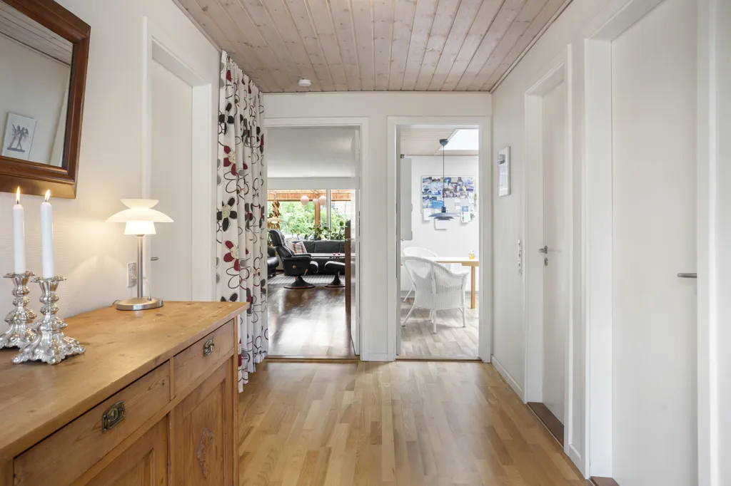 Esik - Villa with River Access in Lysbro