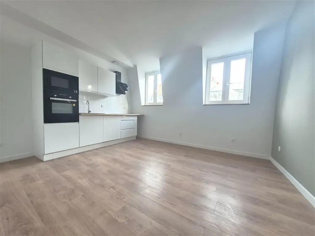 Köök - Renovated 3-Bed Flat near Lille Metro