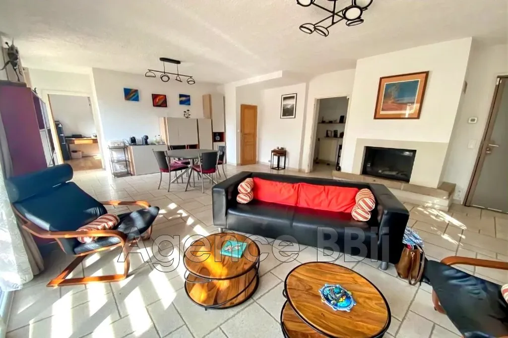 Séjour - Maison d'Hôtes avec Piscine et Vue Montagne à Nice