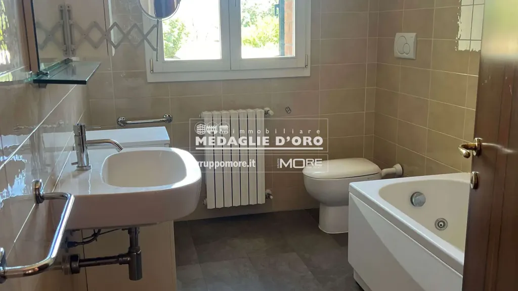 Salles de bain - Elegant Apartment with Terraces in Modena