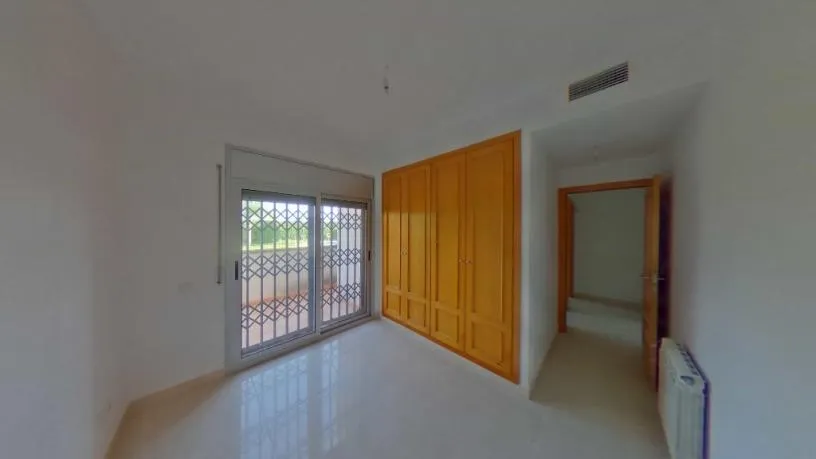 Esik - Spacious Flat with Pool in Cubelles, Barcelona