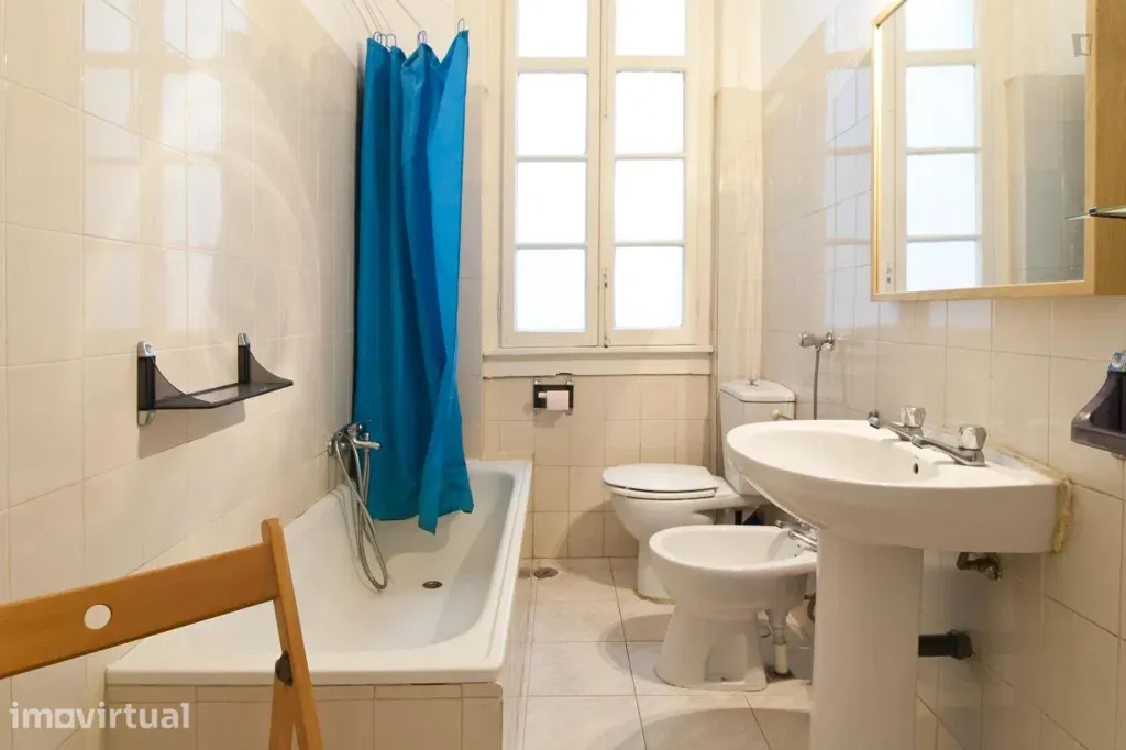 Bathrooms - Private Room in Arroios, Lisbon
