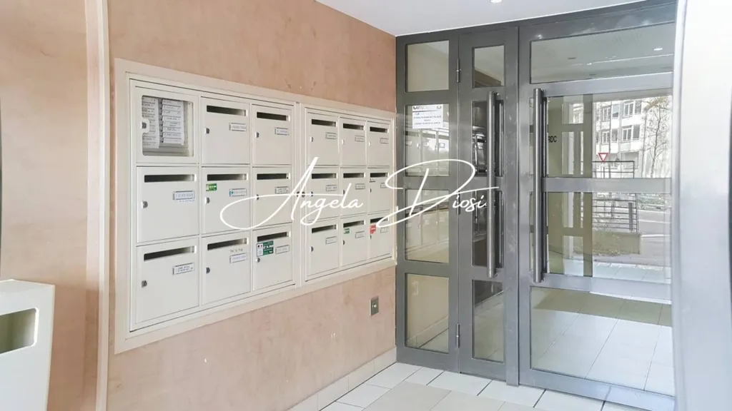 Entrée - Appartement avec Balcon et Parking à Antony