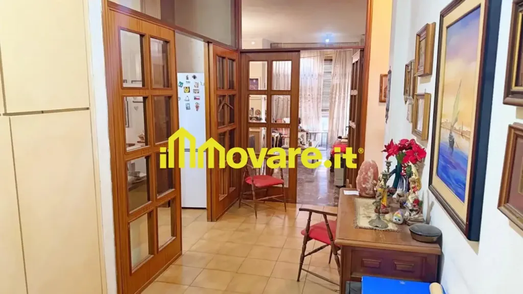 Entrée - Spacious Apartment with Triple Exposure in Bari