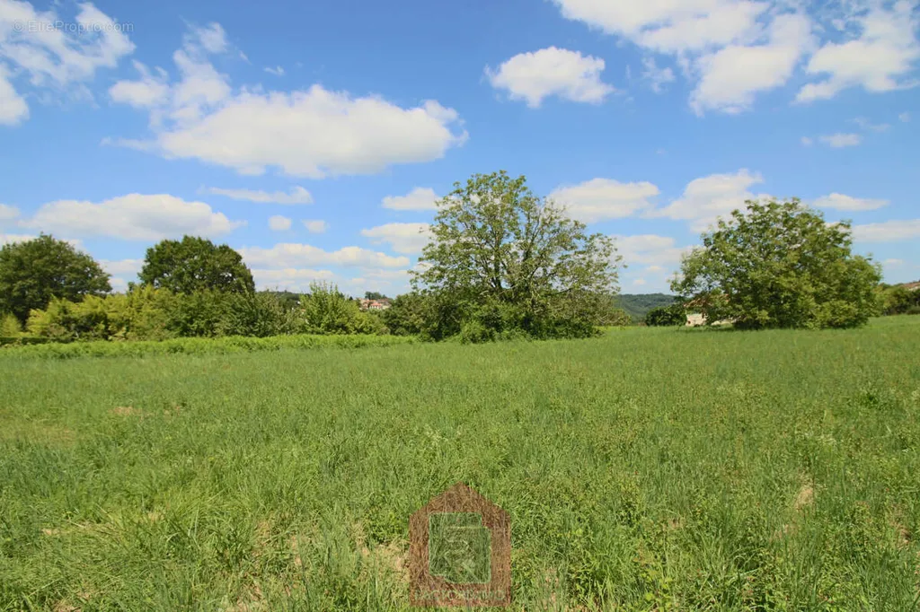 Jardin - Terrain Constructible sur les Hauteurs de Puy l'Évêque