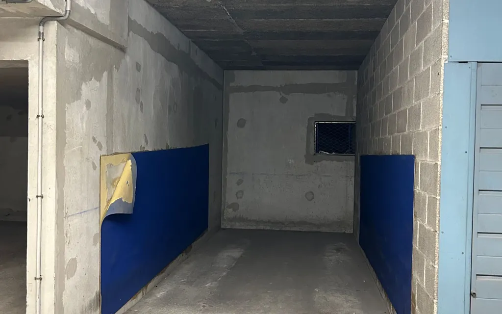 Garaaž - T2 Apartment with Parking in Reims