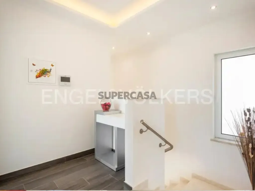 Toad - Modern Villa with Sea Views in Lagoa