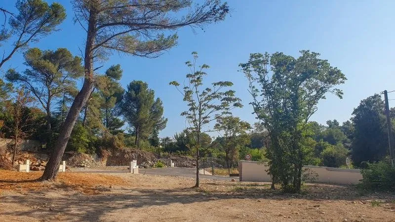 Giardino - New House with Garden in Nîmes