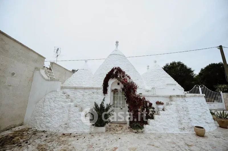 Exterior - Rustic Trullo with Pool in Ostuni