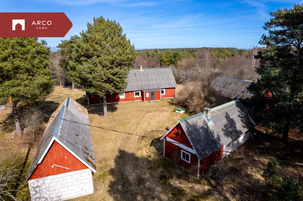 Õhuvaade - Farmstead with Coastal Land in Linaküla