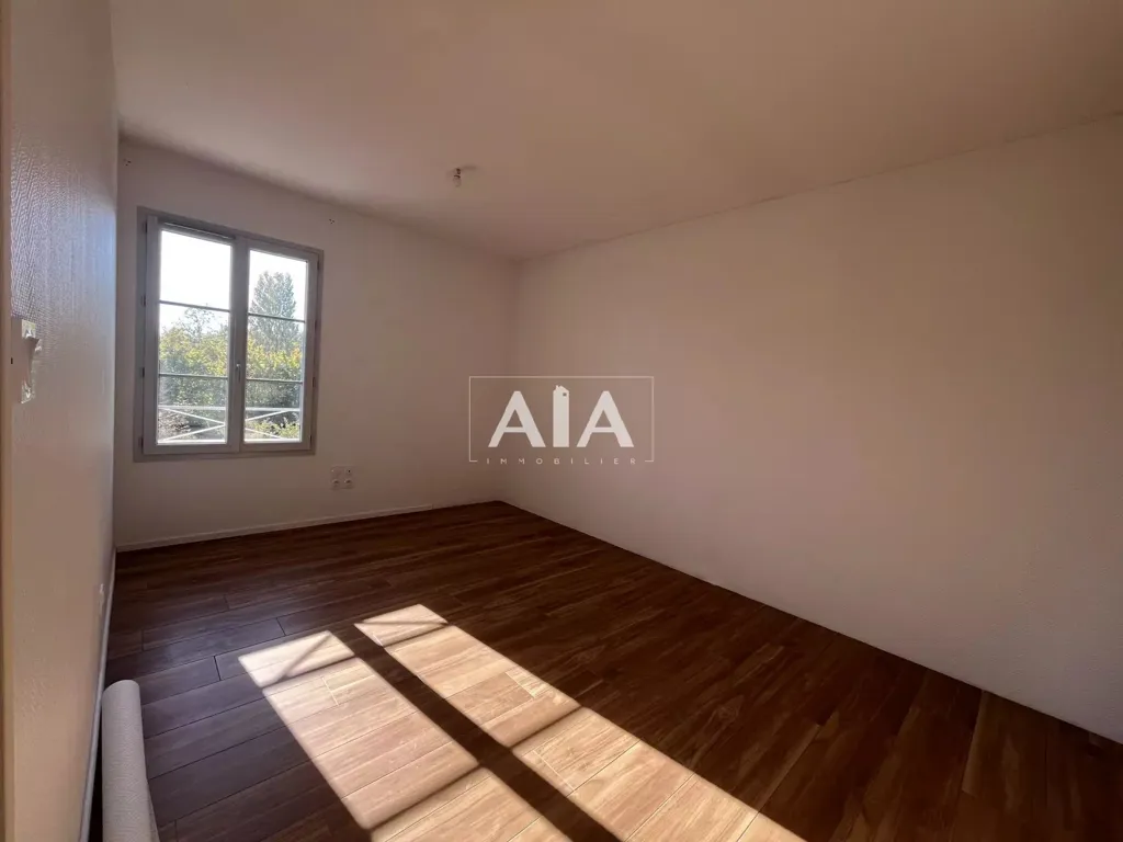 Toad - Contemporary House with Panoramic View in Montignac-sur-Charente