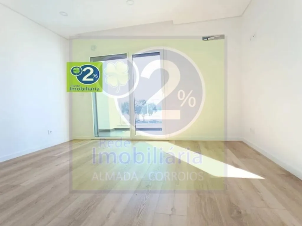 Toad - Luxury House with Pool in Charneca de Caparica