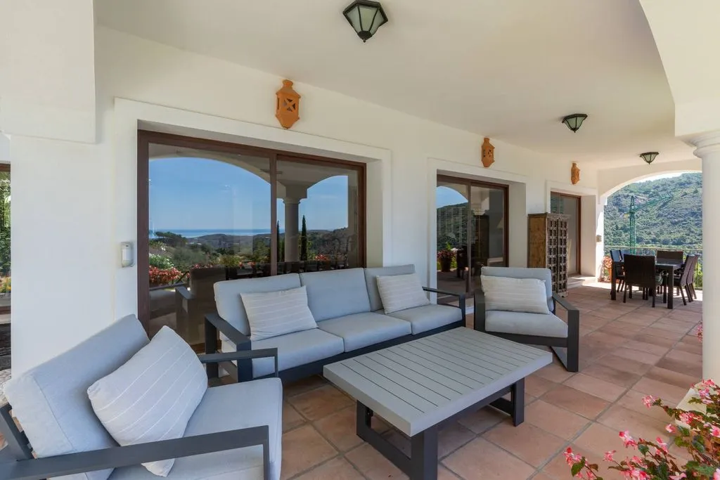 Terrasse - Luxury Villa with Sea Views in Benahavis