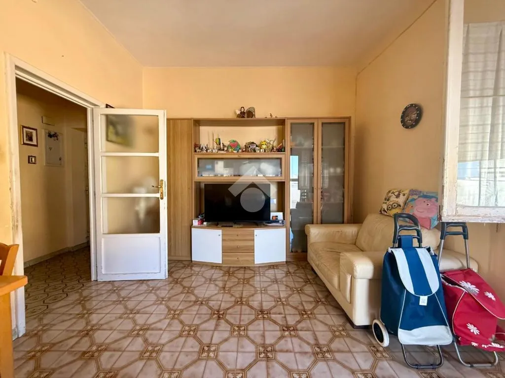 Séjour - 3-Room Apartment with Balcony in Bitonto