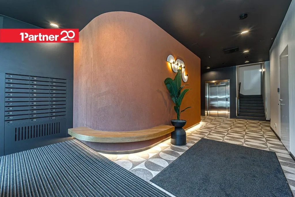 hallway_entrance