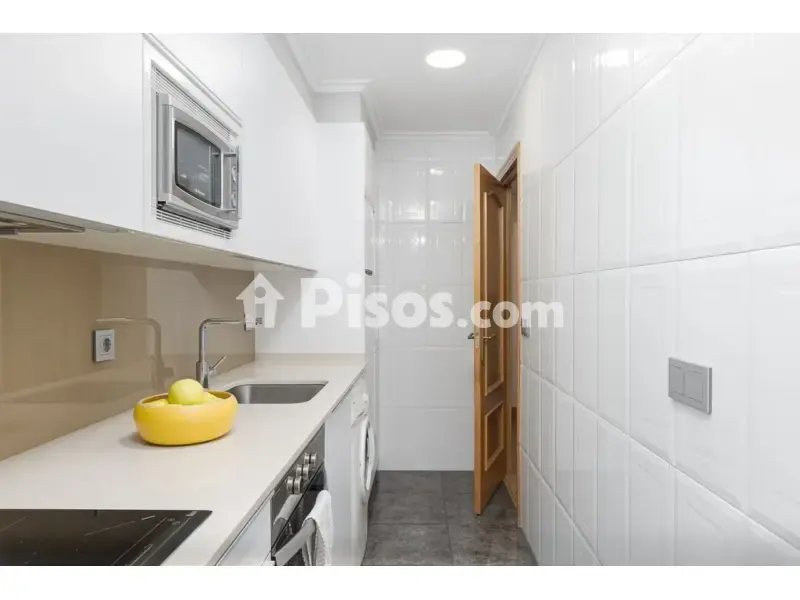 Cucina - Bright Corner Flat with Balcony in Calle de los Podavines