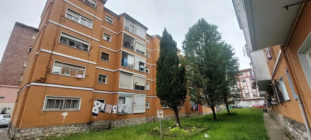 Jardin - 3-Bedroom Flat with Views in Torrelavega