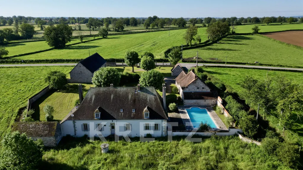 Vue aérienne - Maison Rénovée avec Piscine dans le Bocage Bourbonnais