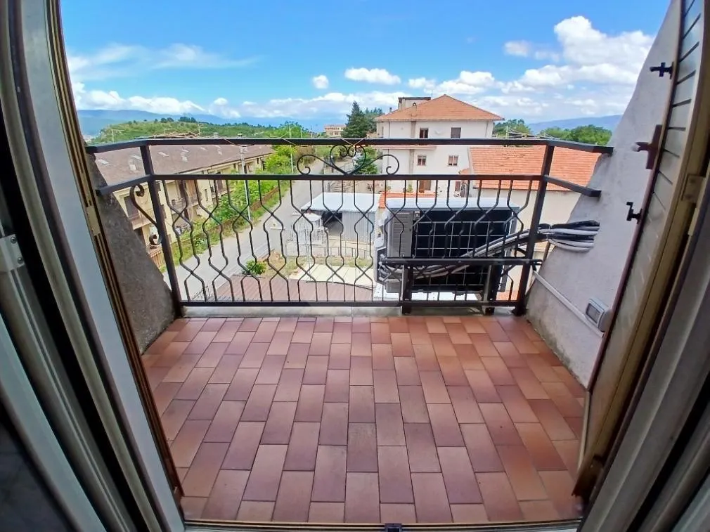 Balcon - Mansarded Apartment with Balconies in Carolei