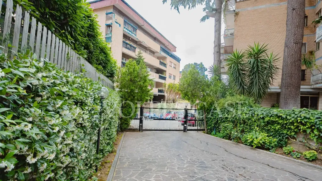 Extérieur - Triplex with Terrace in Camilluccia, Rome