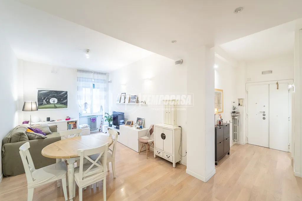 Elutuba - Ristruttured Flat with Balcony in Nomentano, Rome