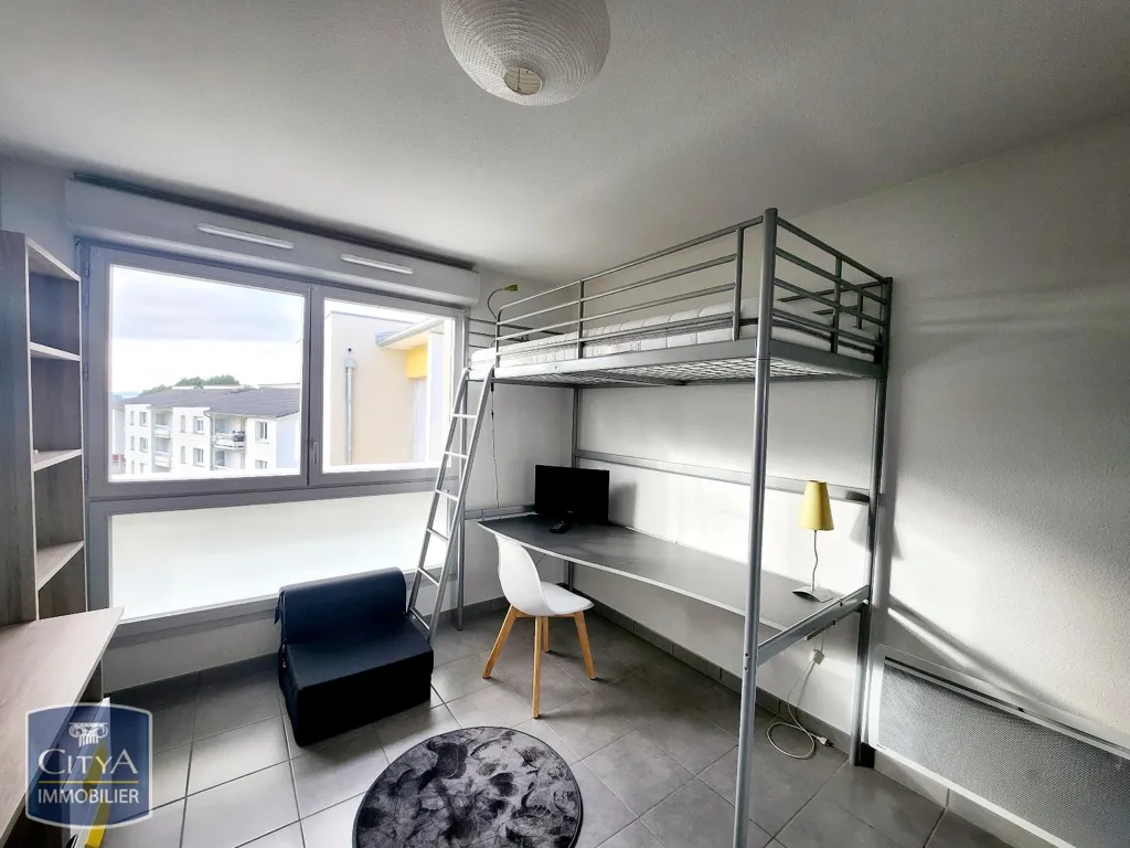 Chambres - Appartement Récent avec Ascenseur à Isle