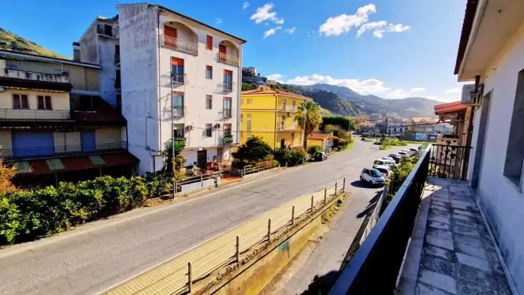 Balcon - Seafront Apartment with Balcony in Cetraro