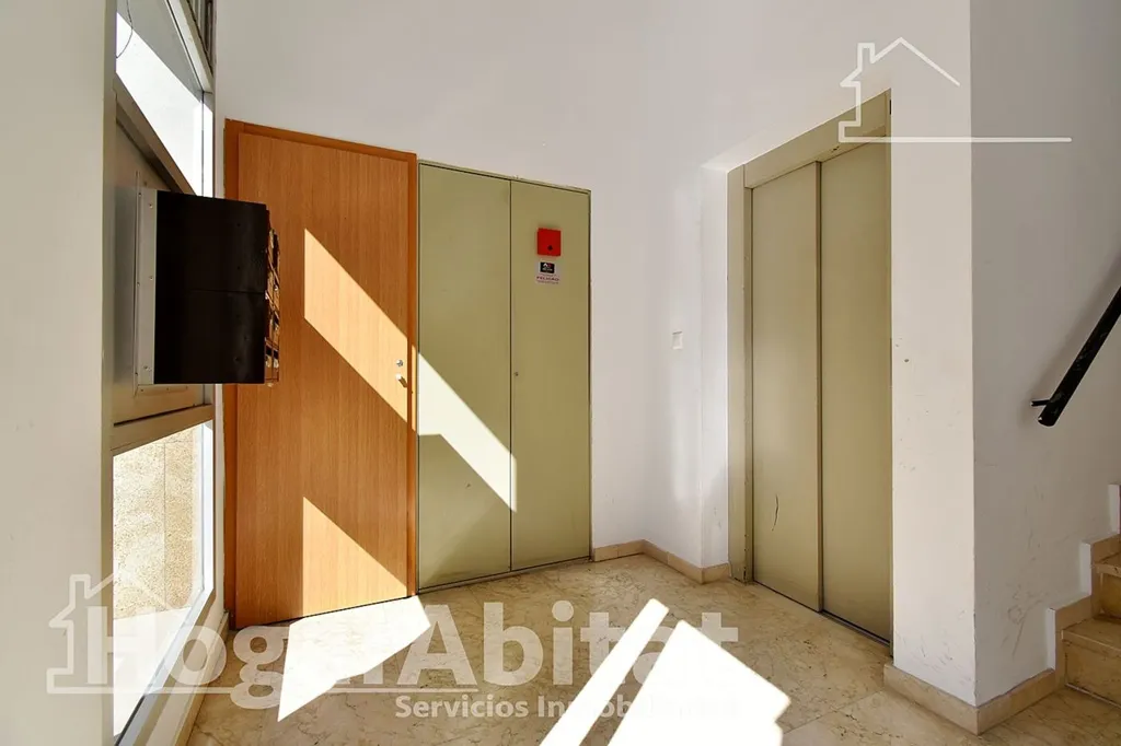 Esik - Spacious Flat with Balcony in Oliva