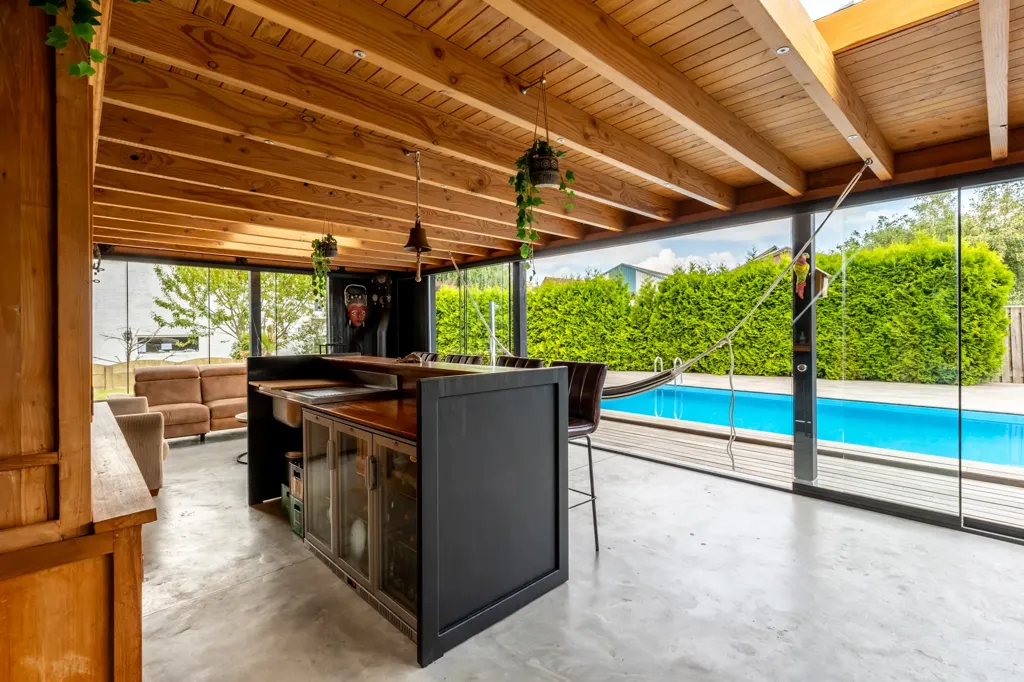 Piscine - Detached House with Private Pool in Pernis