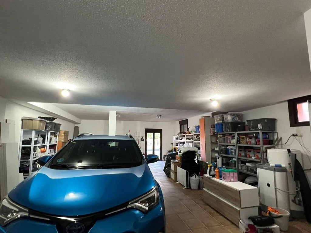 Garage - Luxury House with Pool in Torrevieja